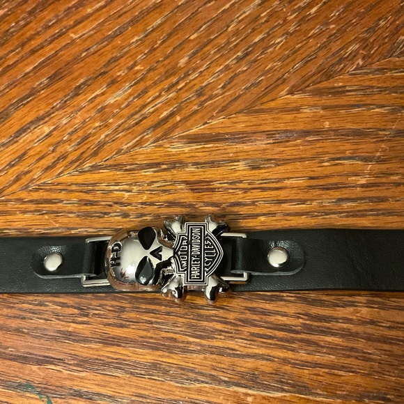 🏍🇺🇸Harley-Davidson Motor Cycles Black Leather Skull & Crossbones Bracelet! - Picture 7 of 16